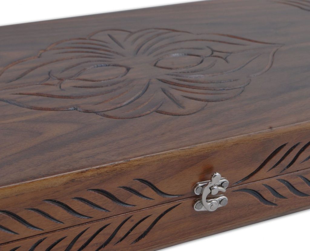TABLE SCULPTATE NUC MASIV